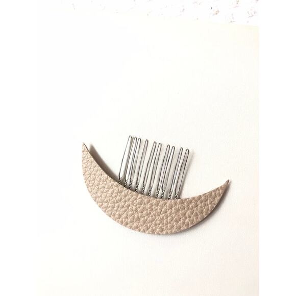 Artisan Handmade Leather Crescent Moon Celestial hair comb -cream cobble - Picture 2 of 9